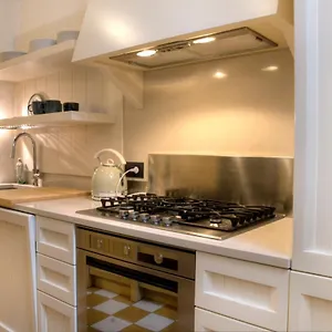 https://lara-nice-apartment-100m-from-piazza-del-campo.it-tuscanyhotel.com